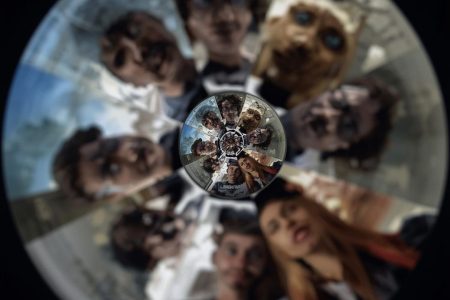 👉 Everything Changes When the Camera Turns On 🔎 The Impact of Video Chat on Perception